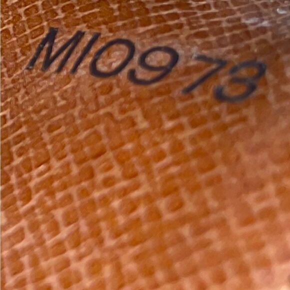 Authentic Louis Vuitton Monogram Sarah Wallet - Picture 14 of 14